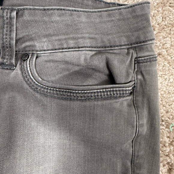 🔥 Host Pick 🔥White House Black Market skimmer charcoal gray jeans size 6 - Picture 4 of 9